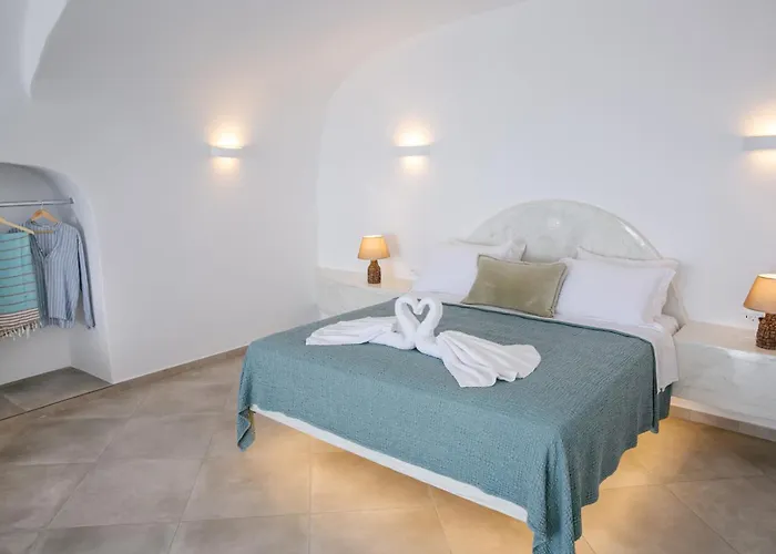 Sun Angelos Oia - Luxury Cave Suites