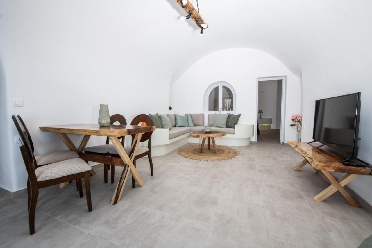 Ξενοδοχείο με διαμερίσματα Sun Angelos - Luxury Cave 4*